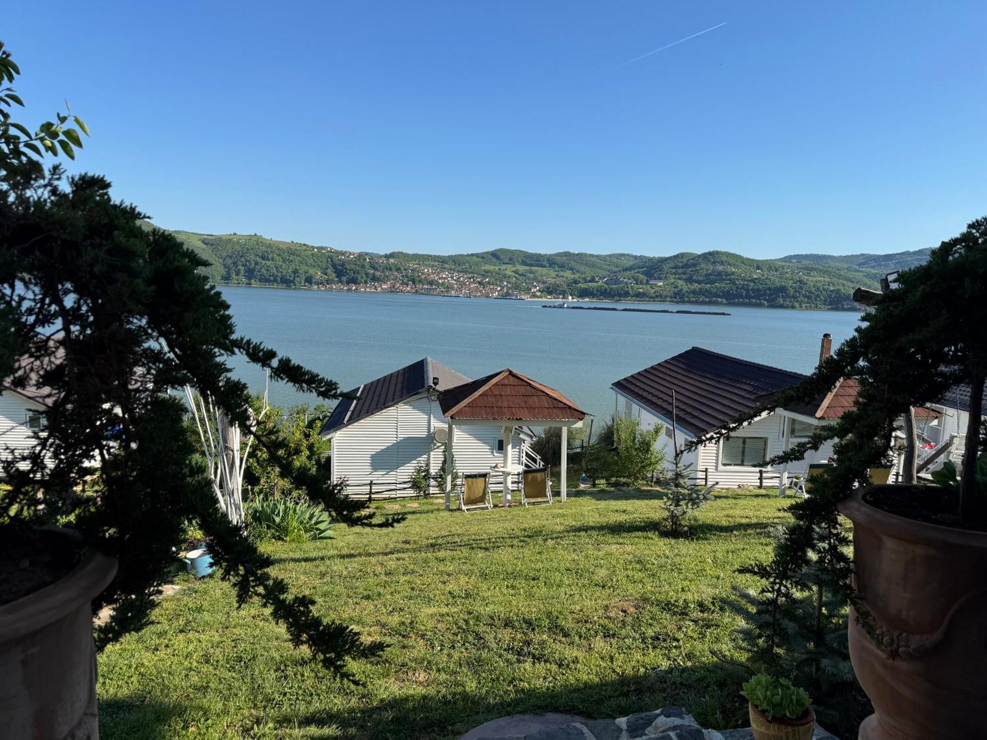 Villa Dream Tricule Svinita Exterior foto
